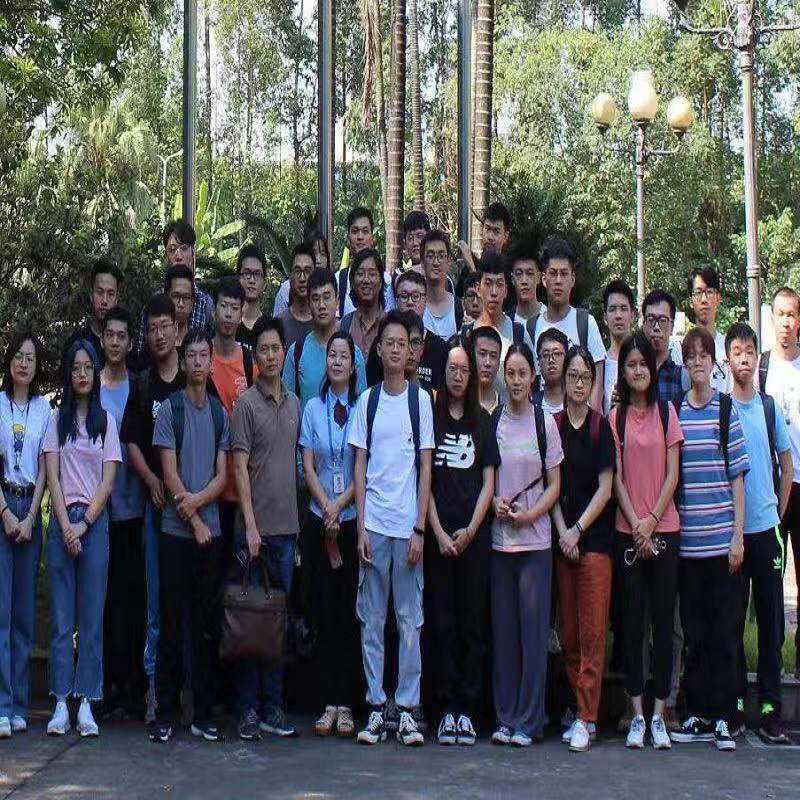mahasiswa universitas teknologi gd menyelesaikan studi di lapangan di h.stars group